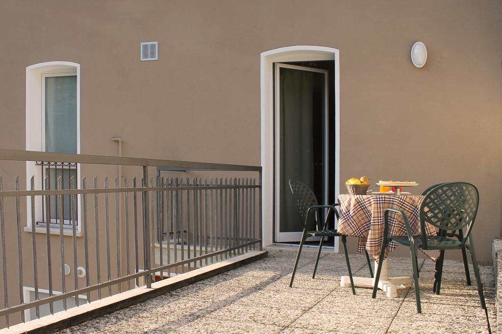 Le Dolcezze Bed & Breakfast Crone Exterior foto